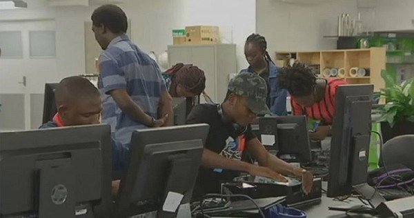 African migrants learn how to build computers in Australia