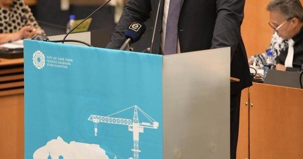 Cape Town Mayor Hill-Lewis survives no-confidence motion tabled against him