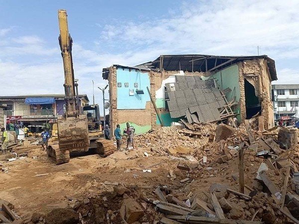 Two dead as torrential rain collapses building in Cape Coast