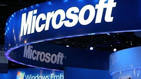 Microsoft hits $4tn market cap as AI-driven earnings
