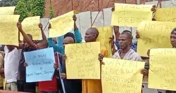Warri Constituency Leaders Protest At INEC HQ, Seek Stoppage Of Voter Registration