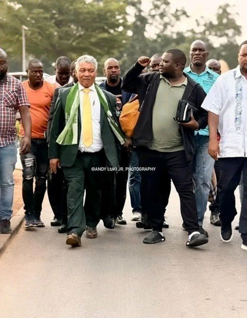 NAKACHINDA HANDS  HIMSELF UP