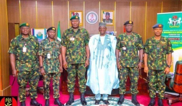 Service chiefs meet defence minister, vow to strengthen national security