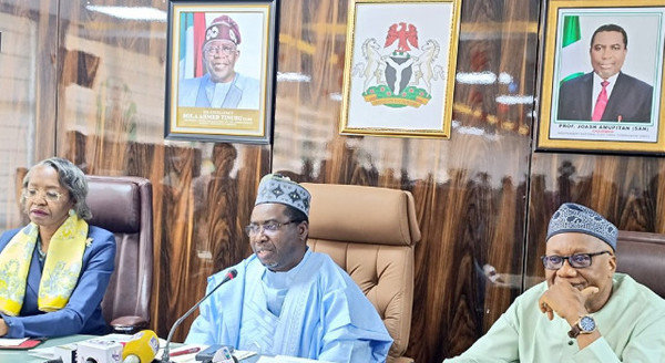 [PHOTOS] INEC Meets With PDP Leaders Amid Party Crisis