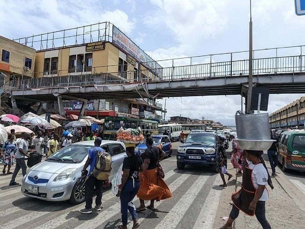 Closure of Kaneshie footbridge forces traders, commuters to ...
