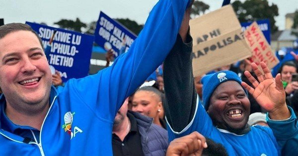 DA Leader urges Ramaphosa to appoint permanent police minister