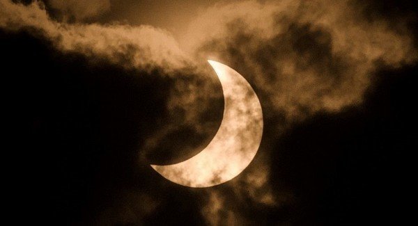 Kenyan astronomers 'defy' COVID-19 to witness solar eclipse
