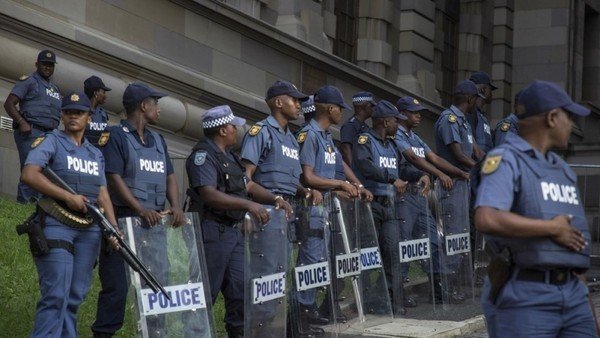 South Africa crime rate falls 40 percent in coronavirus lockdown