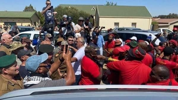 WRAP | EFF, farmers lock horns in another day of chaos in Senekal, as bail postponed in Horner case 