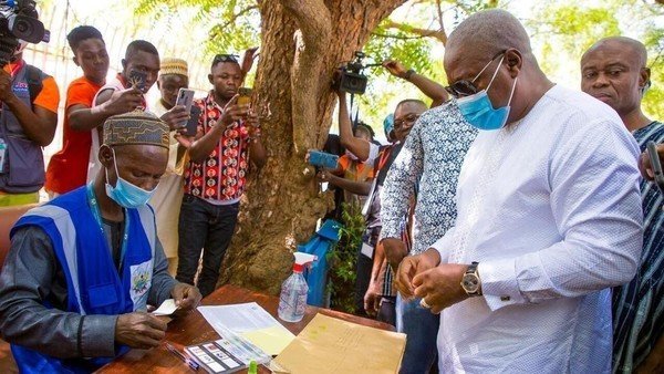 Ghana opposition candidate Mahama rejects ‘fraudulent’ election results