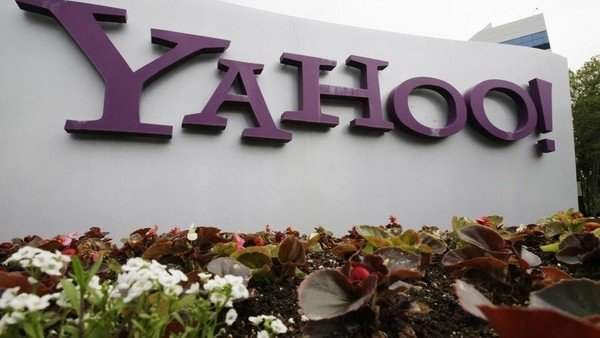 Verizon sells internet trailblazers Yahoo and AOL for $5B