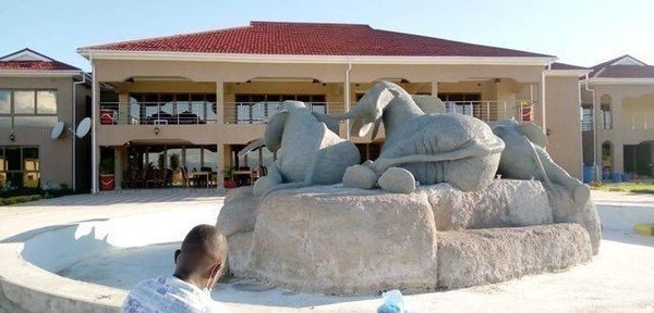 Mutharika, Muhara escape Sherriff Wrath