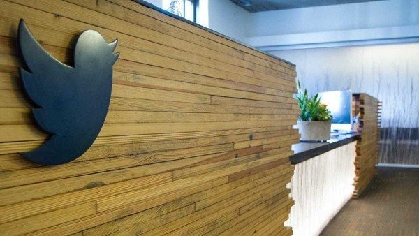Twitter Spaces, its response to audio chat hit Clubhouse, launches