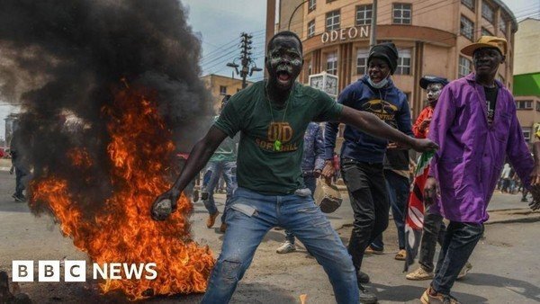 Kenyan president sacks cabinet after anti-tax protests