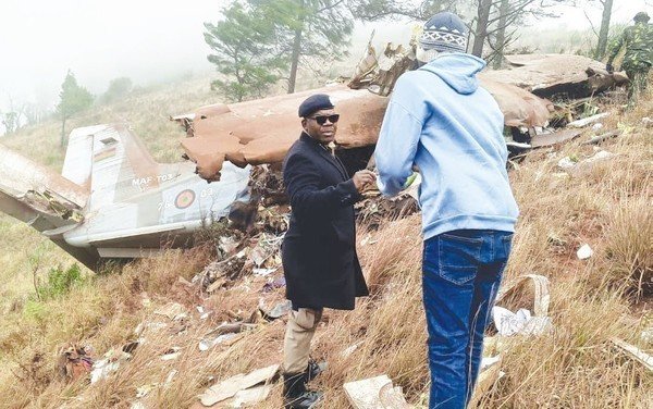 Plane crash probe starts