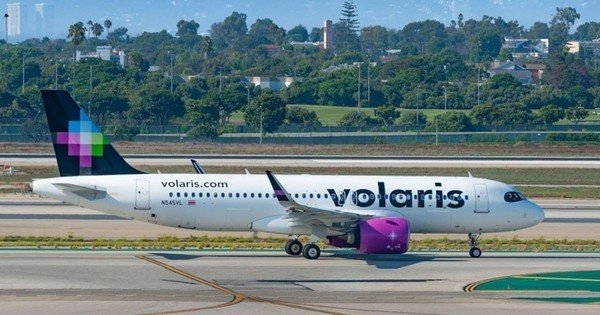 Man arrested attempting to divert Mexico-bound flight to US