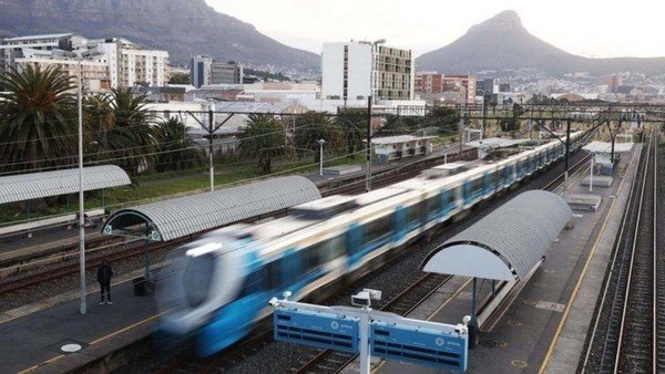 Back on track: Prasa finally signs passenger rail deal with City of Cape Town