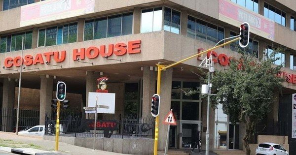 COSATU vows to continue to fight for government workers to hold political office