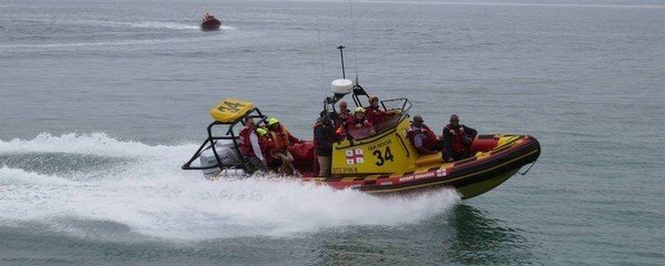 Search continues for Eastern Cape man lost at sea along Garden Route as full moon spring tide peaks
