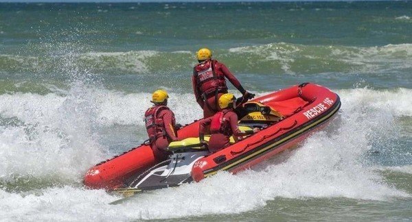One teen drowns, another is rescued at Kabeljous River Mouth on Boxing Day