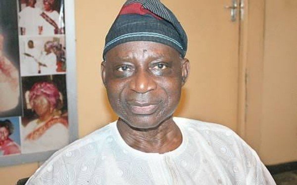 Ex-CBN director urges FG to reduce cost of governance