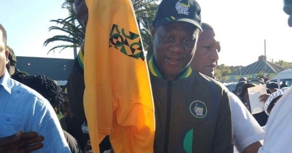 Scuffle breaks out as ANC's Mashatile chased out of Khayelitsha home