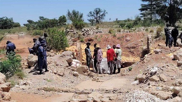 Gauteng High Court orders govt to urgently begin rescuing trapped zama zamas in Stilfontein
