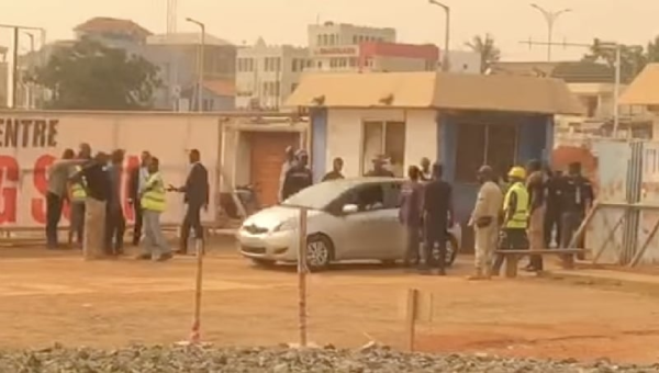 [VIDEO] Thugs attempt to allegedly seize Trade Fair