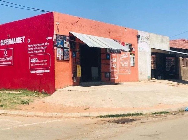 Police urge Delft spaza shops to follow  21:00 curfew to curb extortion, murder surge