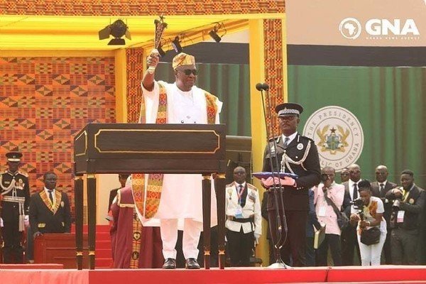 Takoradi residents urge President Mahama to fulfil his 120-d...