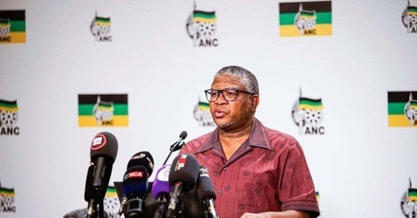 Reconfiguration of Gauteng & KZN structures won't affect members deployed to govt - Mbalula