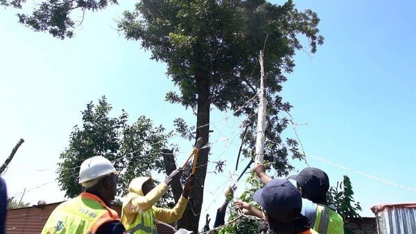 WATCH | Informal settlement residents in Joburg vow to reconnect illegal connections after crackdown