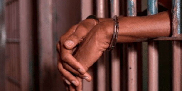 8 Prisoners Escape Jail