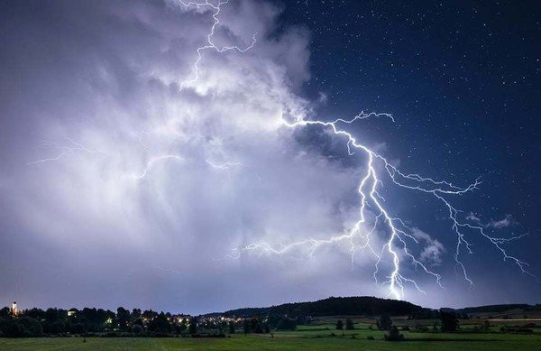 Joburg on high alert after severe thunderstorms, heatwaves and fire risks in other parts of SA