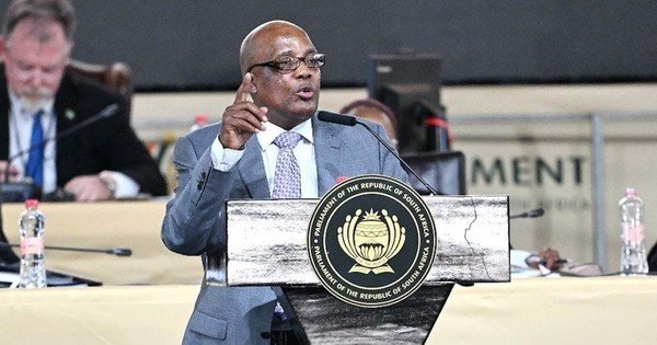 Political parties still divided on NHI despite Motsoaledi clarifying its current status