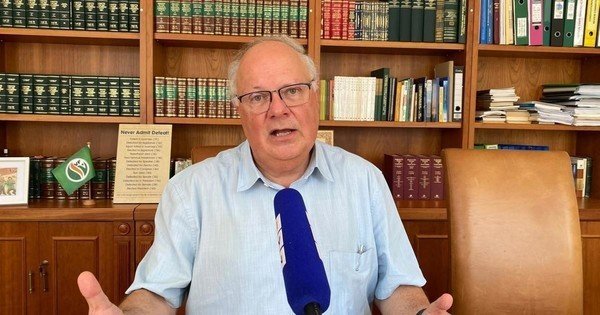 FF+ leader Mulder backs AfriForum's bid to halt US from imposing sanctions that will hurt ordinary South Africans