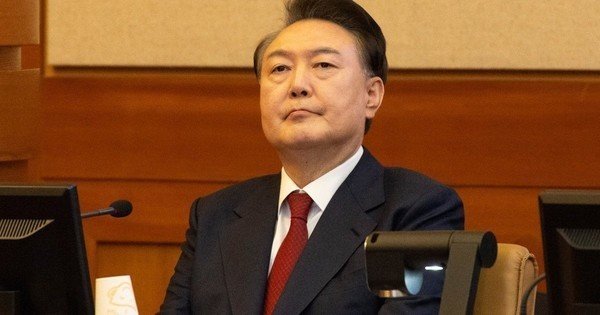 South Korea court sacks Yoon Keol as president