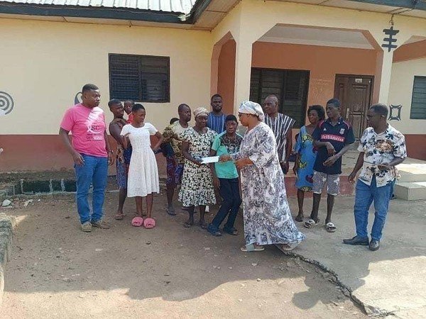 Siblings Projects donates to families of children with disab...