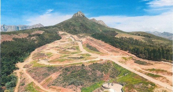 Court halts further work on luxury Stellenbosch mountain estate