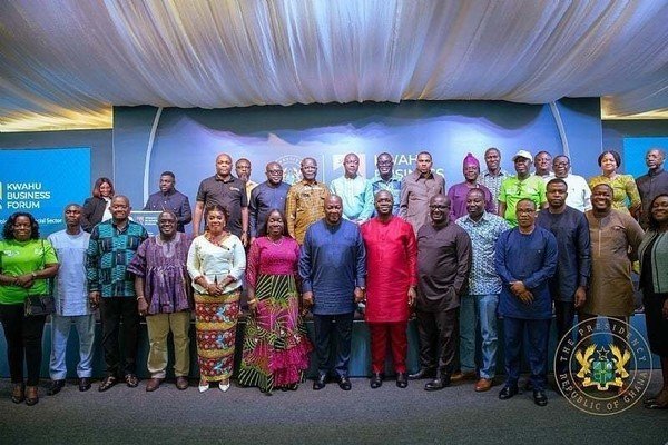 President Mahama spends three days in Kwahu for Easter festi...