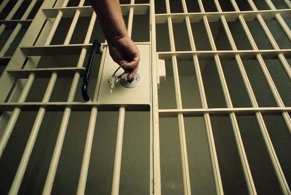 Prison fake: Man allegedly poses as correctional services warden, takes money from jobseeker