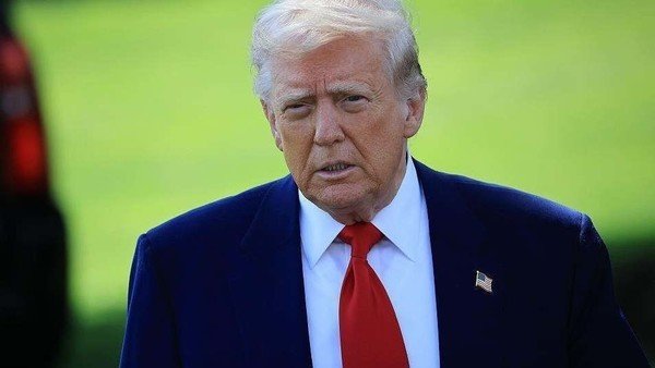 President Trump shares AI-generated photo of him dressed as pope