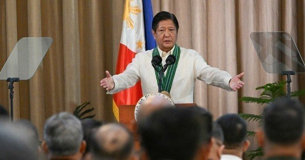 Philippines votes amid political feud, violence fears