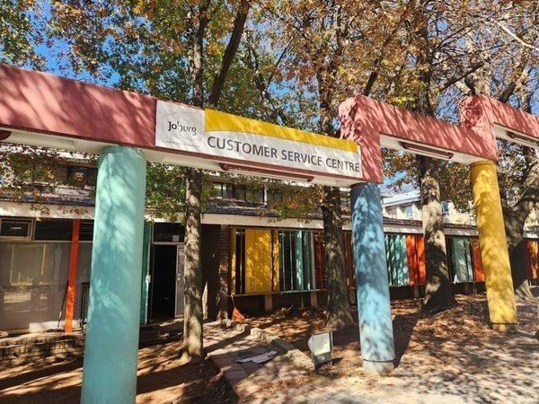 Randburg Civic Centre: A splash of paint, but still in the rough