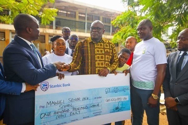 Stanbic Bank donates over GHS500,000 to UHAS, Mawuli School ...
